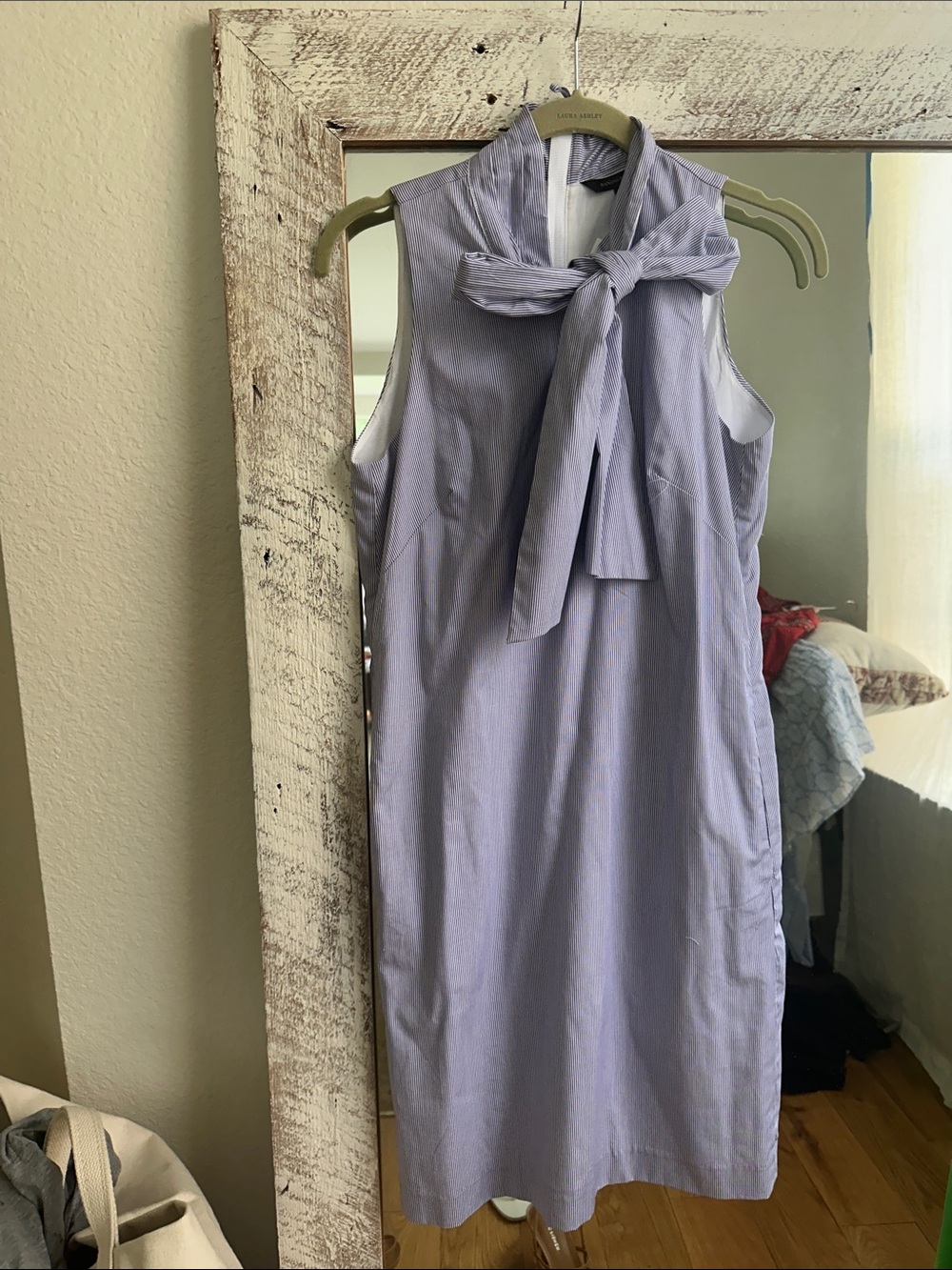 Banana Republic Sleeveless Lavender Tie-Neck Midi Dress